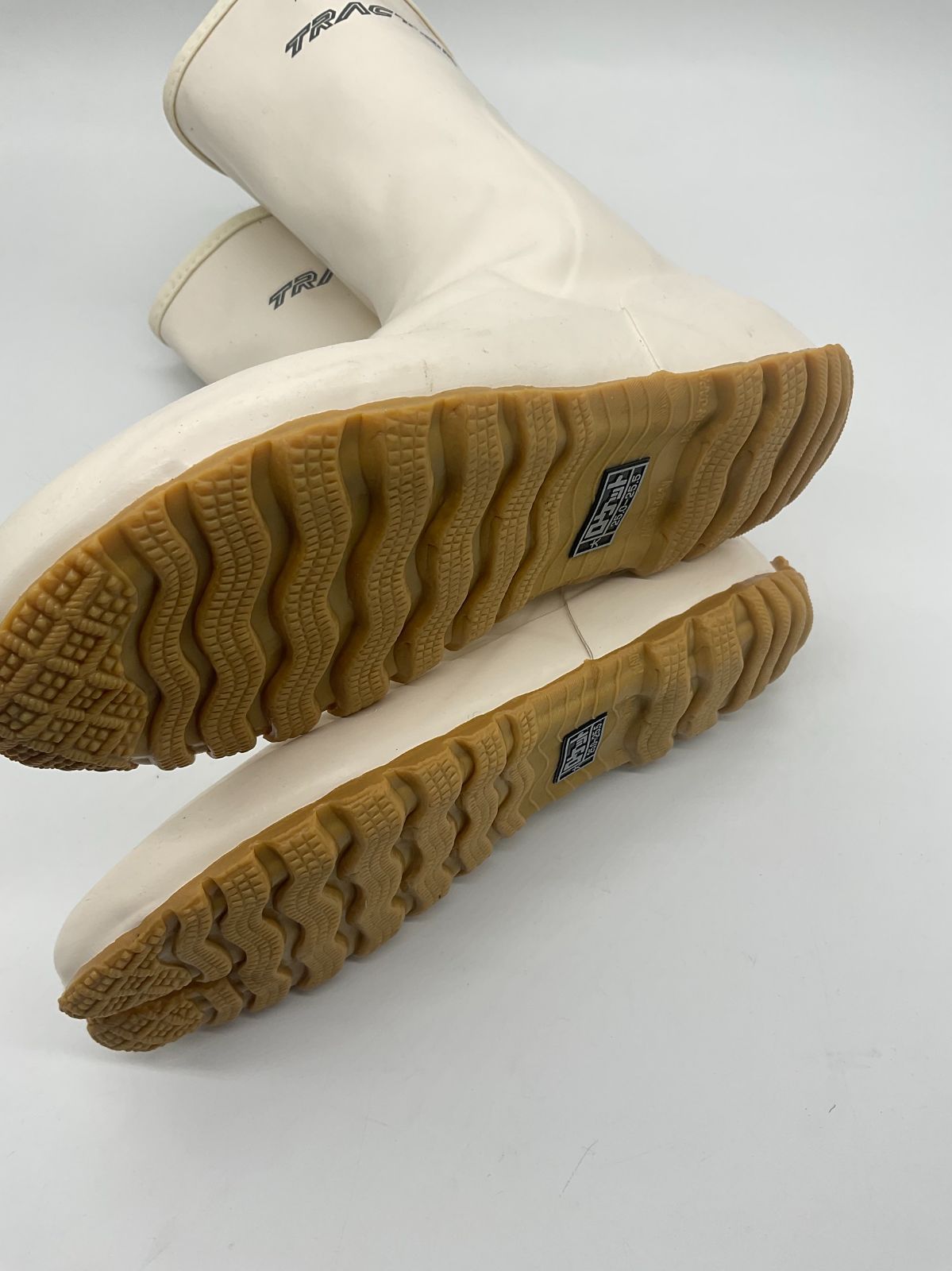  3足セット トラクターシューズ涼白 股付 先丸 TRW 8 88 ホワイト マルカツ 22 5〜29 5 cm ファスナーたび 防水ゴム 長靴 元祖ファスナー付き防水地下たび 長靴 レインシューズ 靴