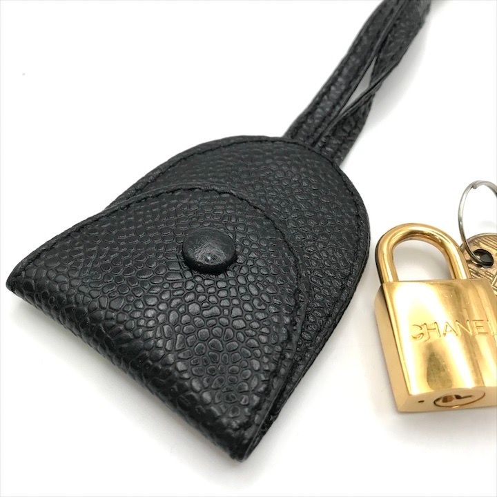 CHANEL シャネル ココマーク キャビアスキン レザー クロシェット 南京錠 カデナ 鍵 セット バッグ用小物 ブラック a 10863