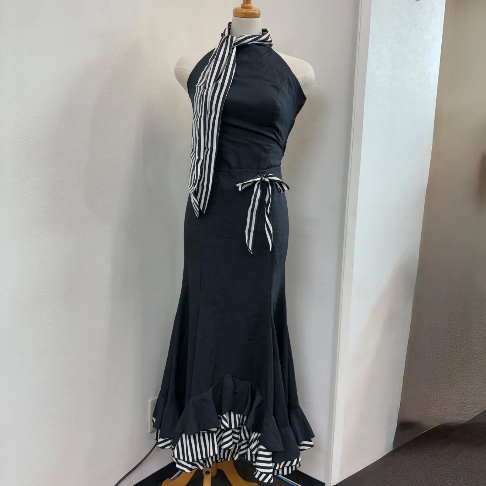 フラメンコ衣装 ツーピース 黒 ストライプ フリル ファルダ