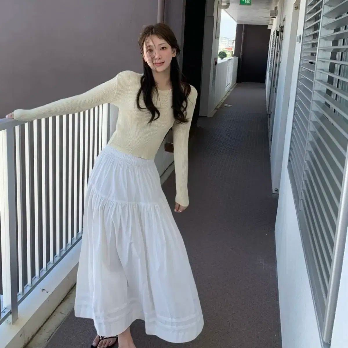 ondemin ロニ ロング丈スカート 白