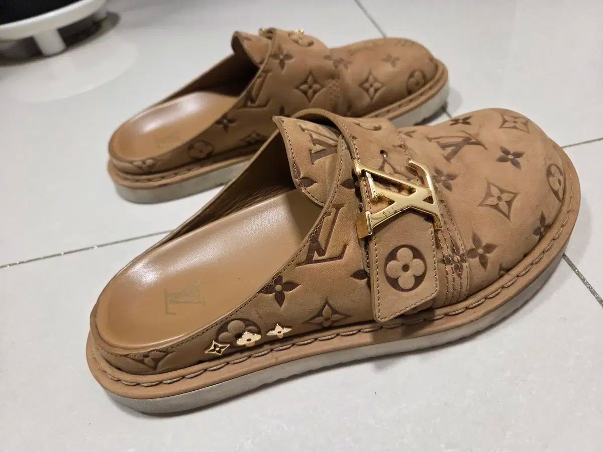 23FW ルイヴィトン モノグラム イージー ミュール