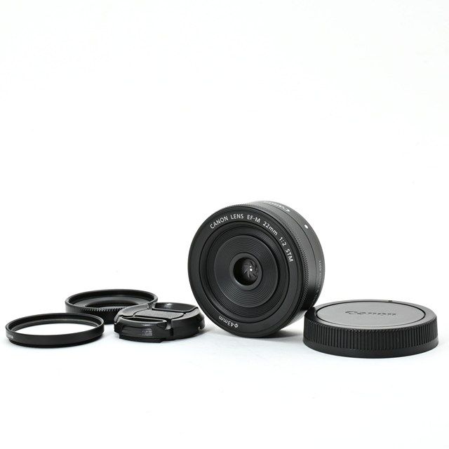 Canon EF-M22mm F2 STM| 上 |薄型パンケーキレンズ|明るいF2×高画質|レンズフィルター フード付き