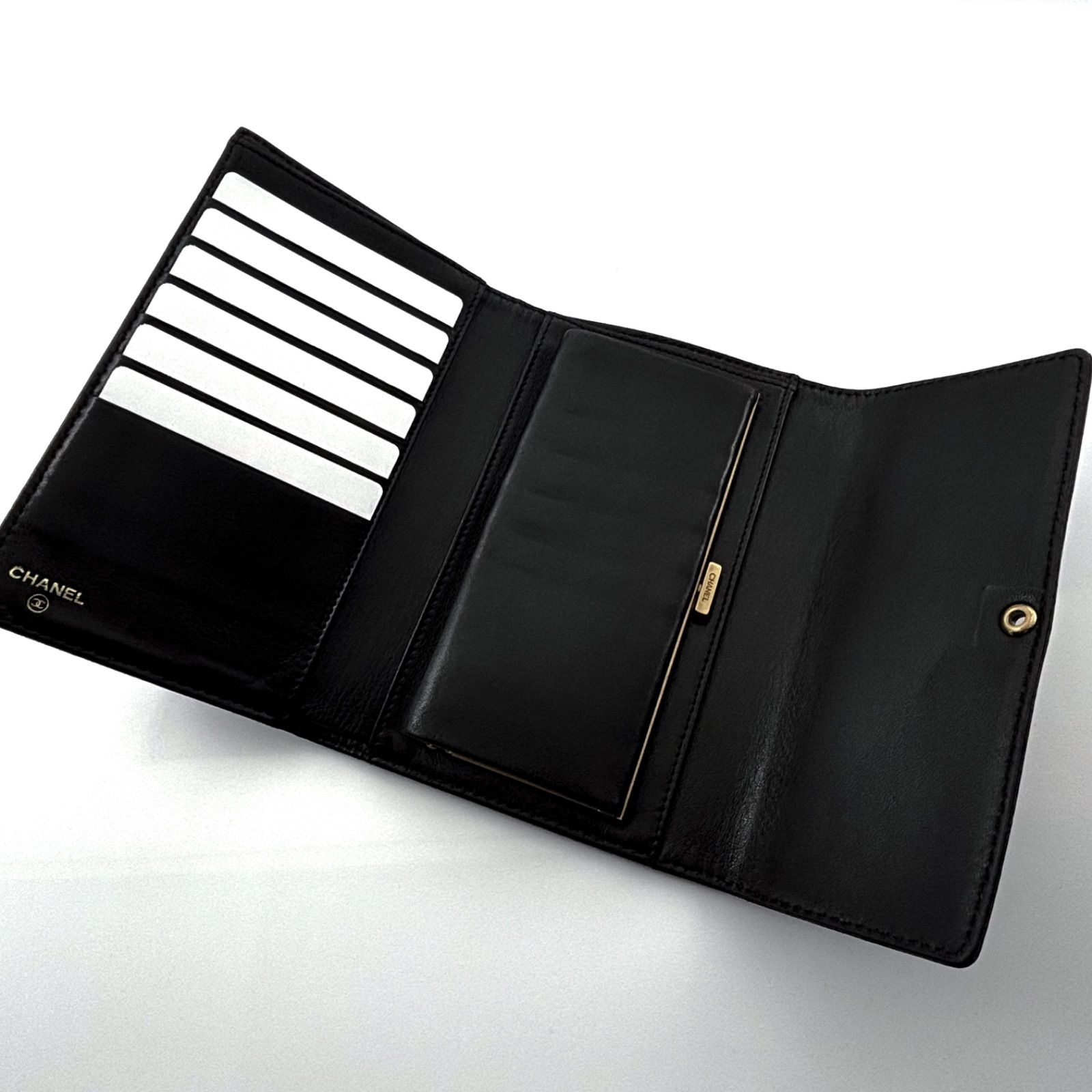 【超極美品✨】シャネル 財布 ココロック 三つ折 財布 極美品✨】シャネル 財布 ココロック 三つ折 がま口 附属有 - メルカリ
