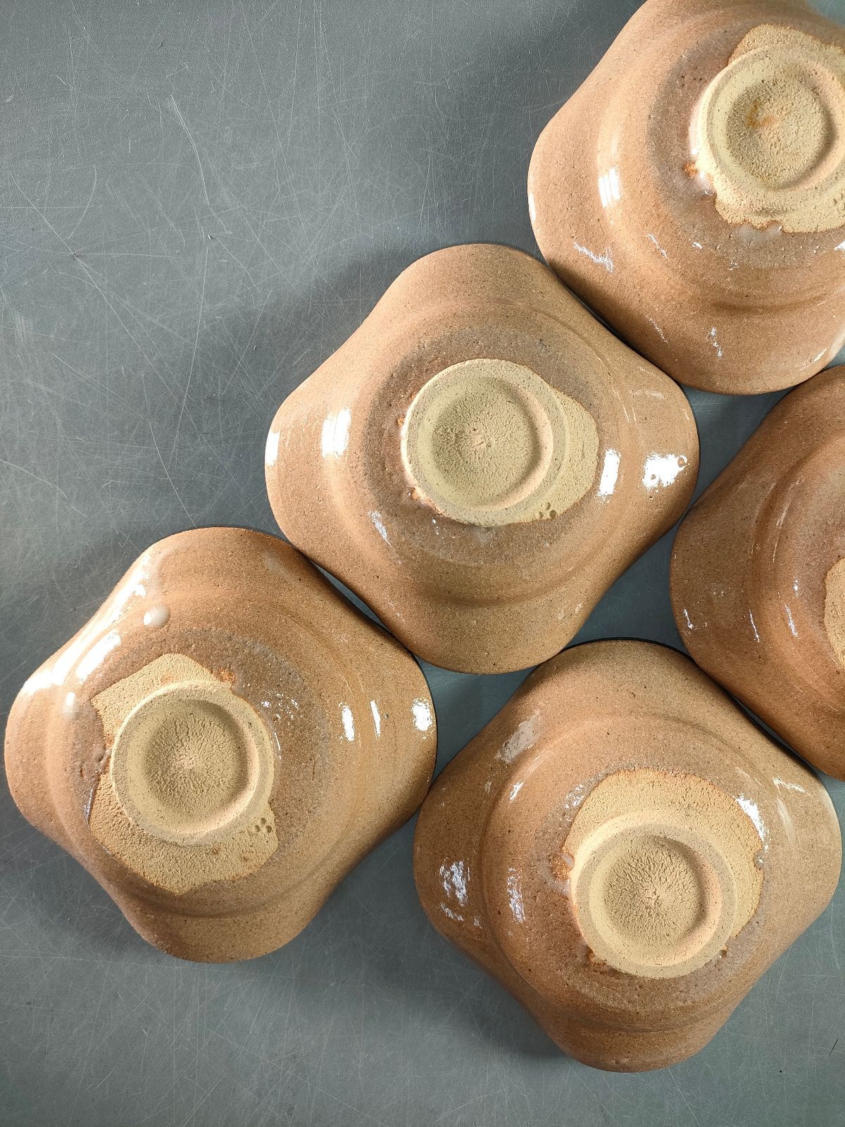 三玄窯 絵唐津向付6客 共箱あり唐津焼　懐石道具 中里重利 中里重利 (三玄窯) 絵唐津向付 六客揃 – Gallery Nisui