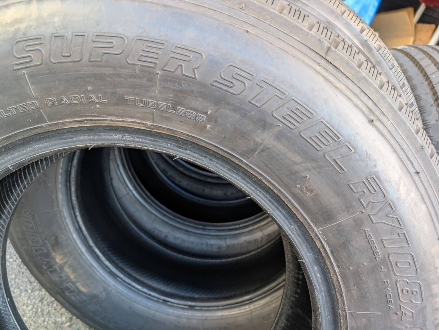 7014) YOKOHAMA SUPER STEEL RY108A 205/85R16 6本セット 新車外し