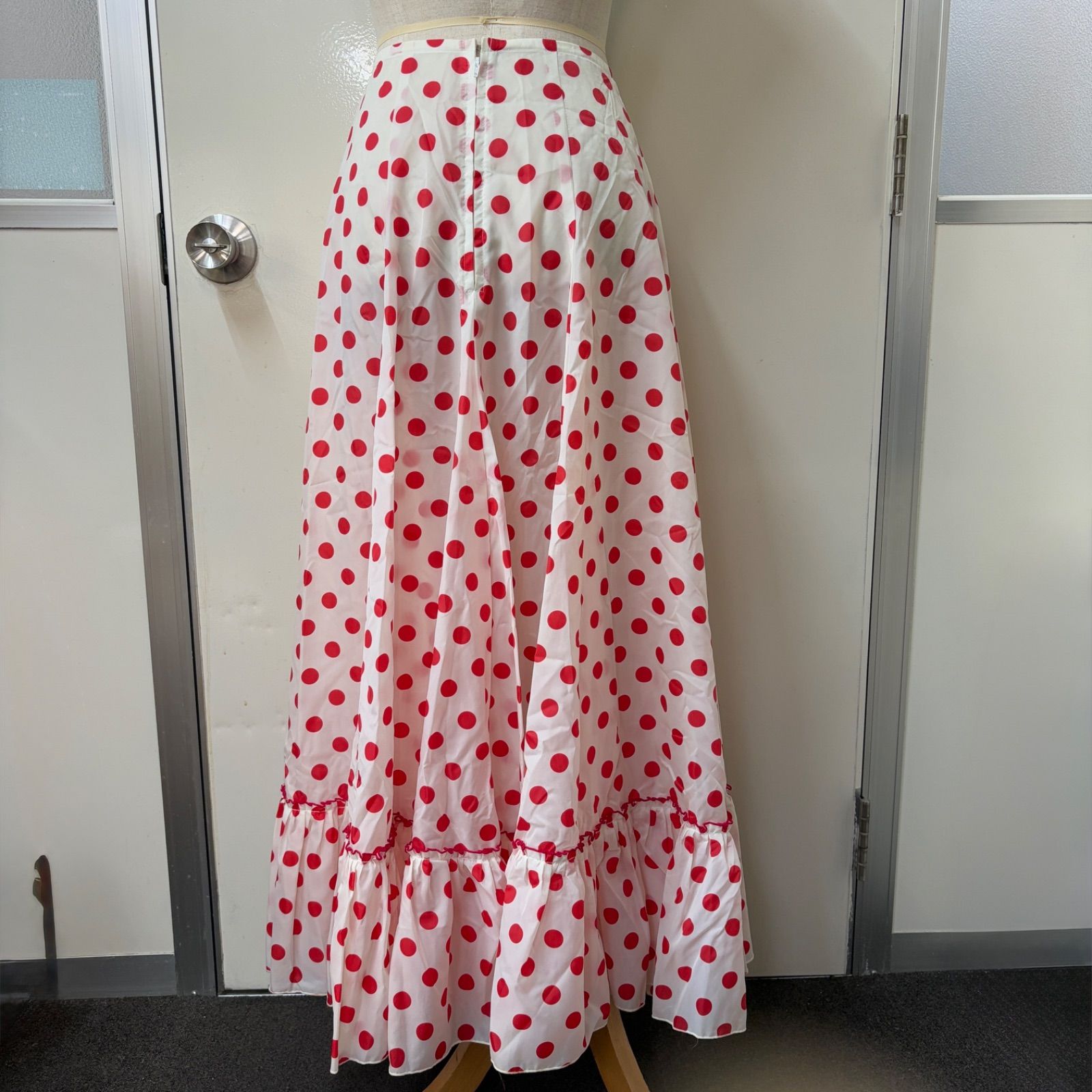 フラメンコ衣装 ファルダ ホワイト レッド ドット柄 - メルカリ