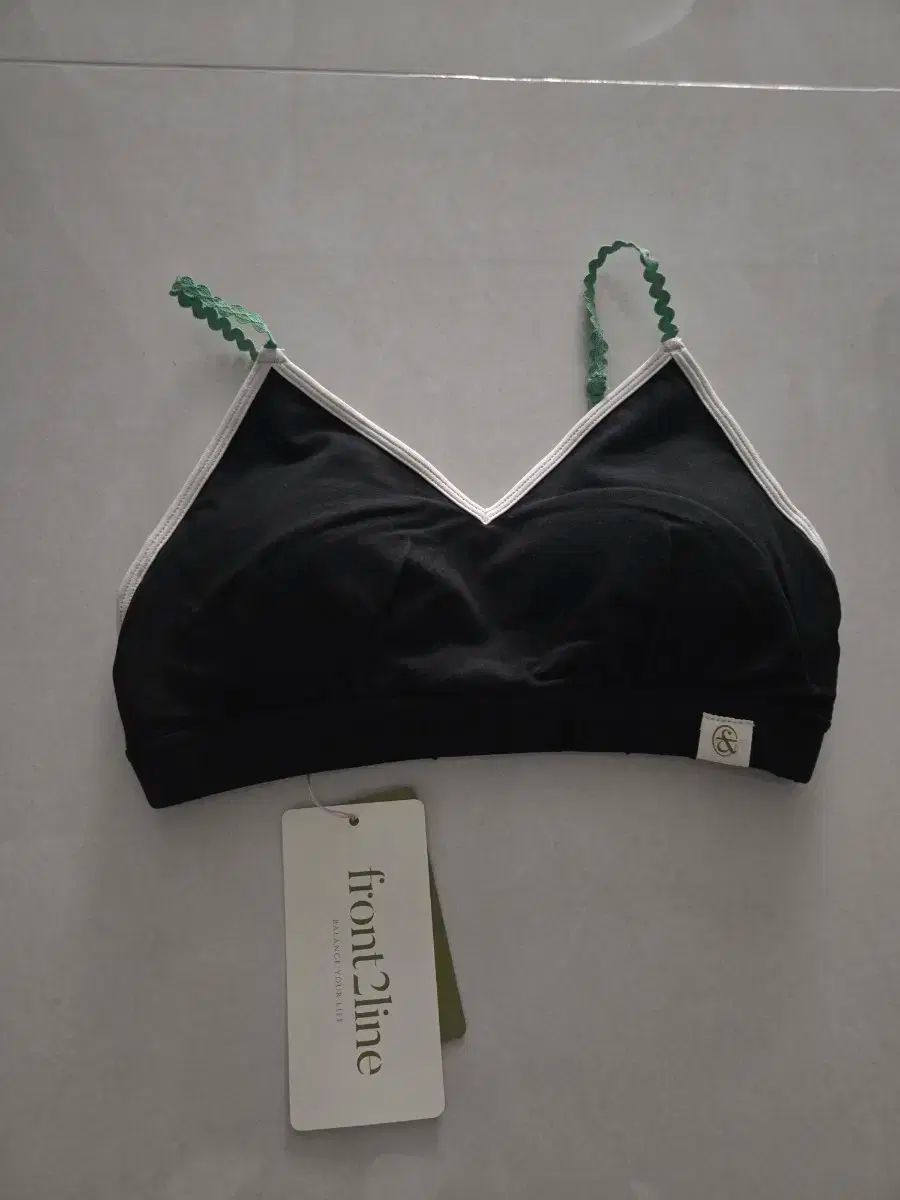 フロントゥラインM ヨガウェア ブラトップ 新品 SUKALA】シャイン