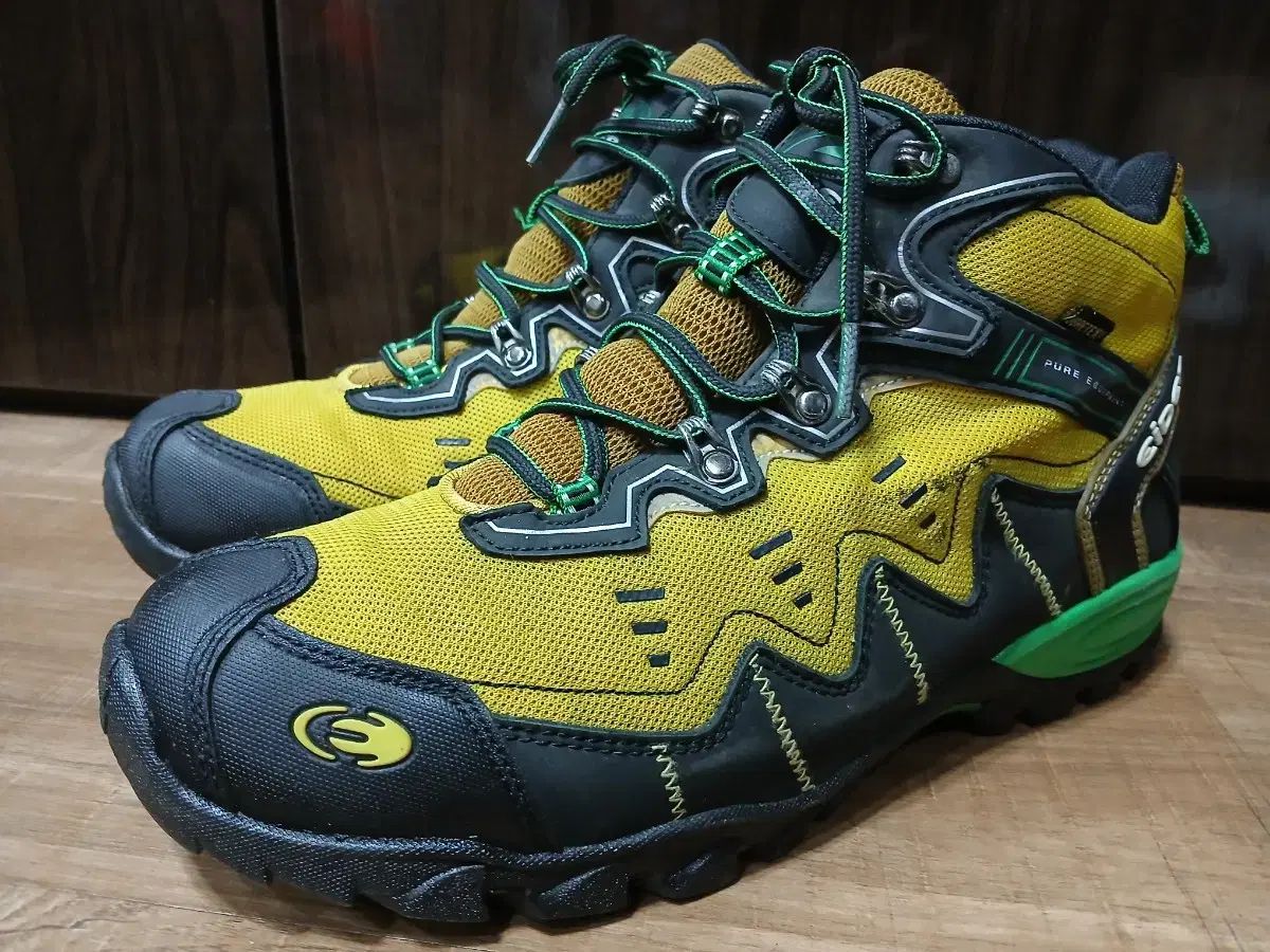 EIDER 登山靴 GOLD 285mm