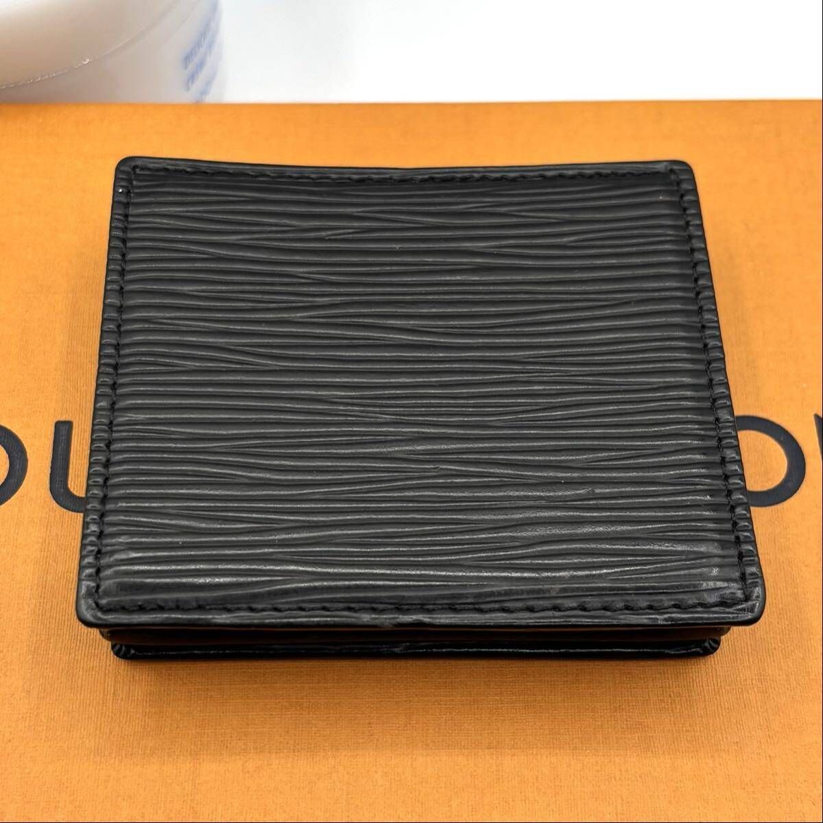 極美品 ルイヴィトン エピ  ノワール ボワット  ケース 人気デザイン s18 ボワット エピ ノワール 小銭入れ コインケース Louis Vuitton