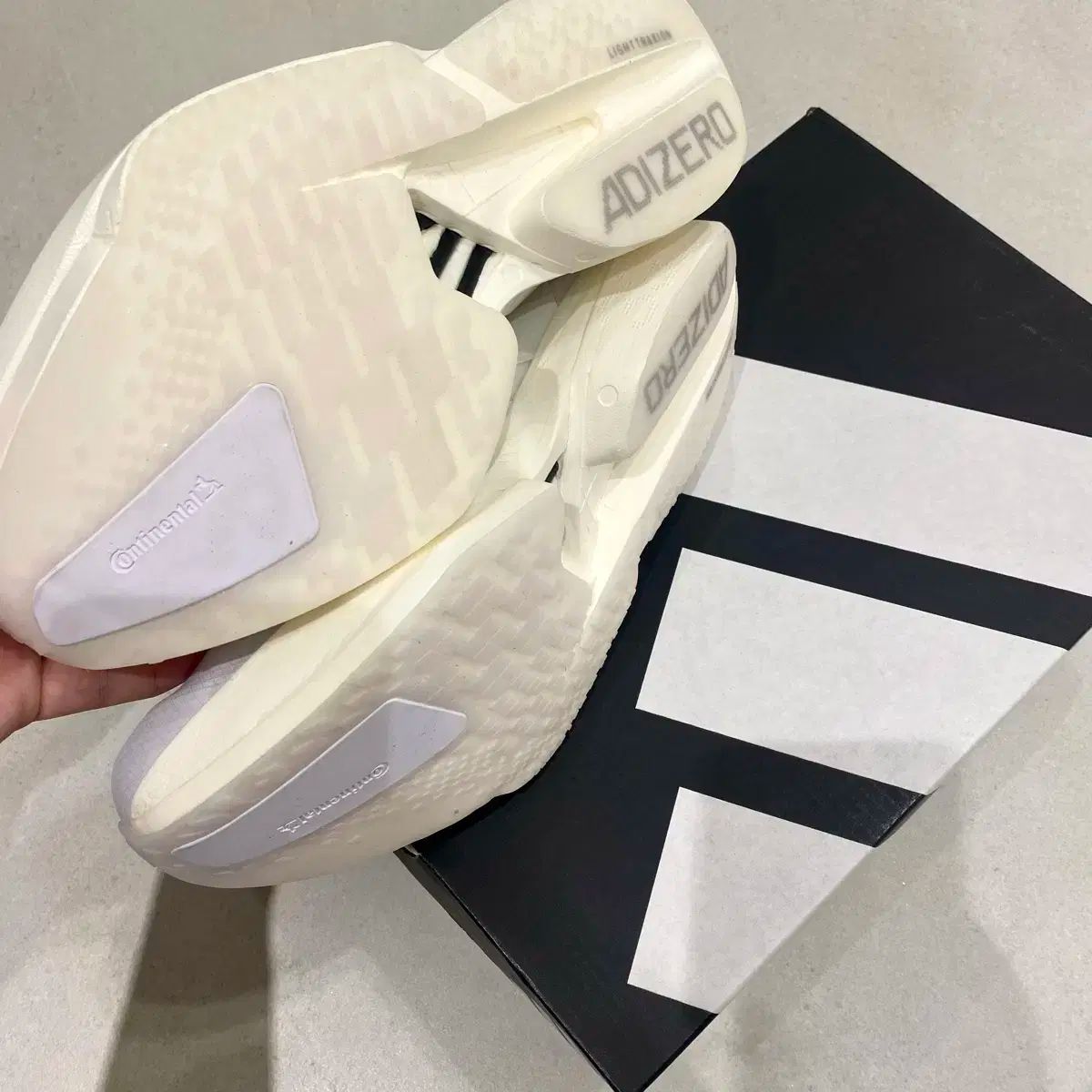 きします アディダス アディゼロ アディオス プロ 4