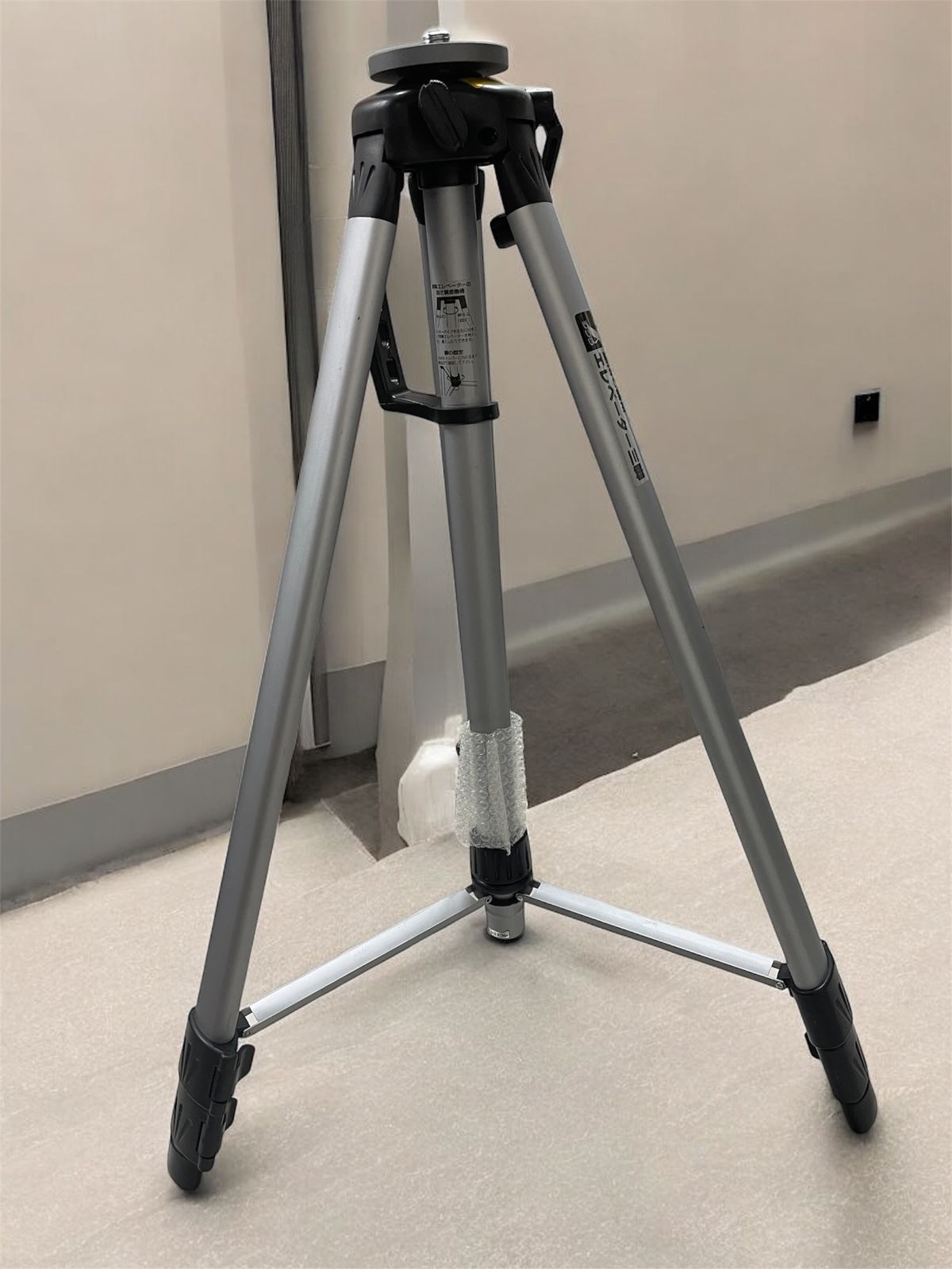 定価より シンワ レーザーロボ 受光器レーザーレシーバーⅡ エレベーター三脚 A ハンドル式 セット 水平 垂直設置 セットだから