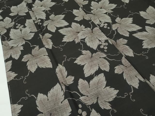 平和屋着物□極上 本場大島紬 泥染め 9マルキ 葡萄蔦の葉文 匠丸特製