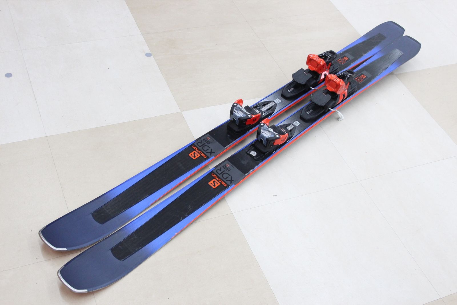 【2点セット】　 サロモン　グレイル　 130cm　スプーン　ビンディング付き Salomon(サロモン) XDR88 TI C/FX L172cm スキー/ビンディング セット