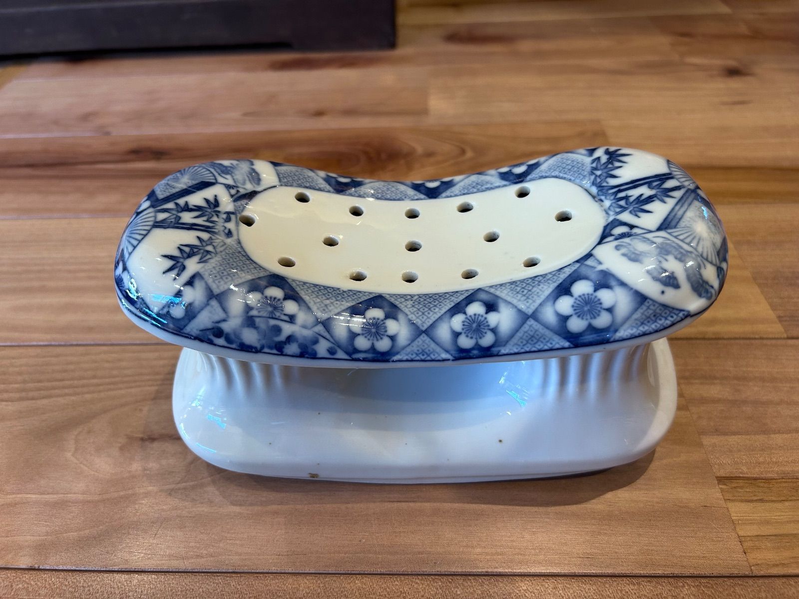 古伊万里 陶枕 陶磁器 枕型置物 染付け 藍色 珍品 骨董 アンティーク まくら 古伊万里 陶枕 陶磁器 枕型置物 染付け 藍色 珍品 骨董 アンティーク