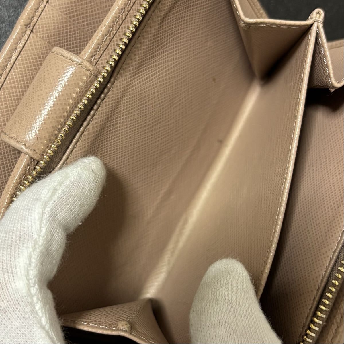 s24 プラダ ピンク ベージュ サフィアーノ レザー PRADA 2つ 二つ 折り