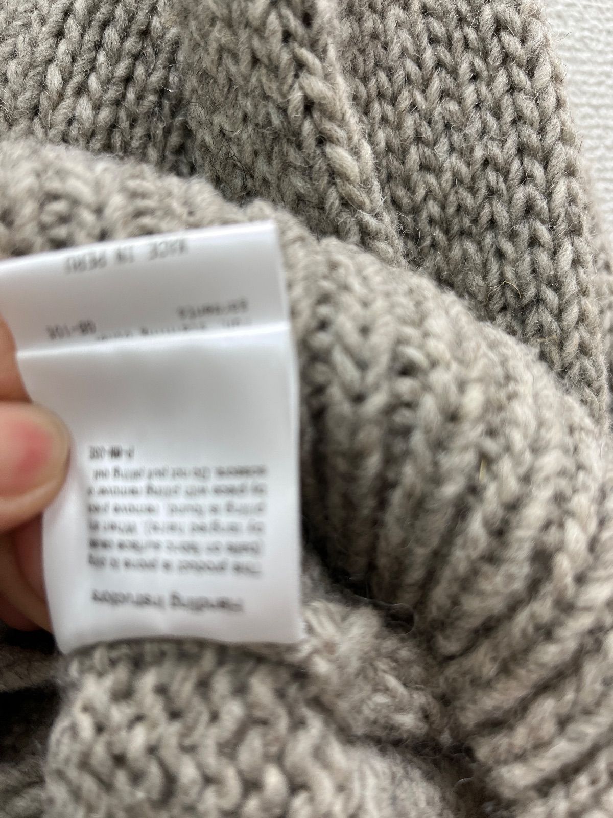 ニットカーディガン