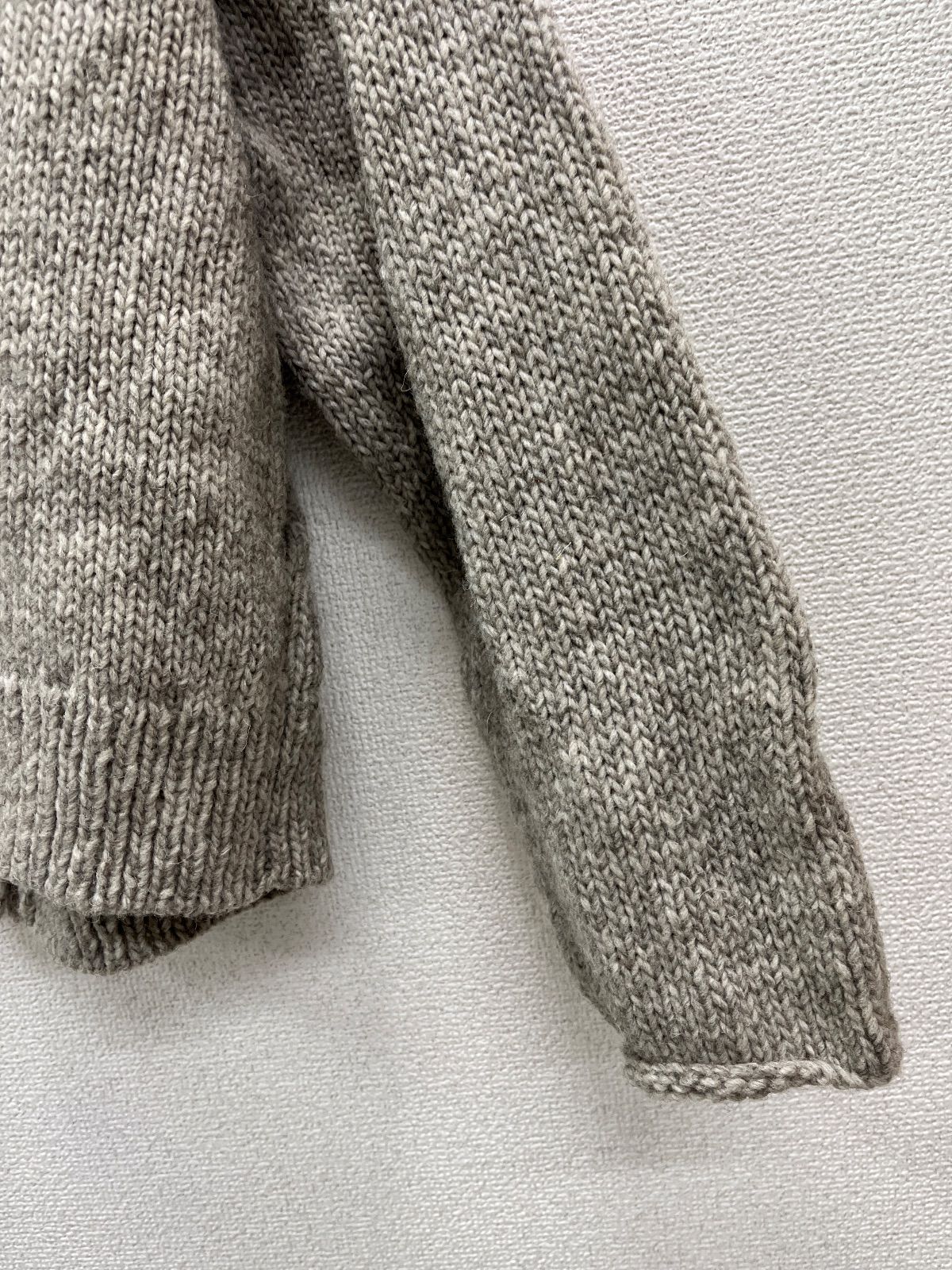 ニットカーディガン