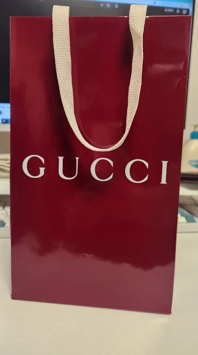 グッチ プリント シルク リボン スカーフ