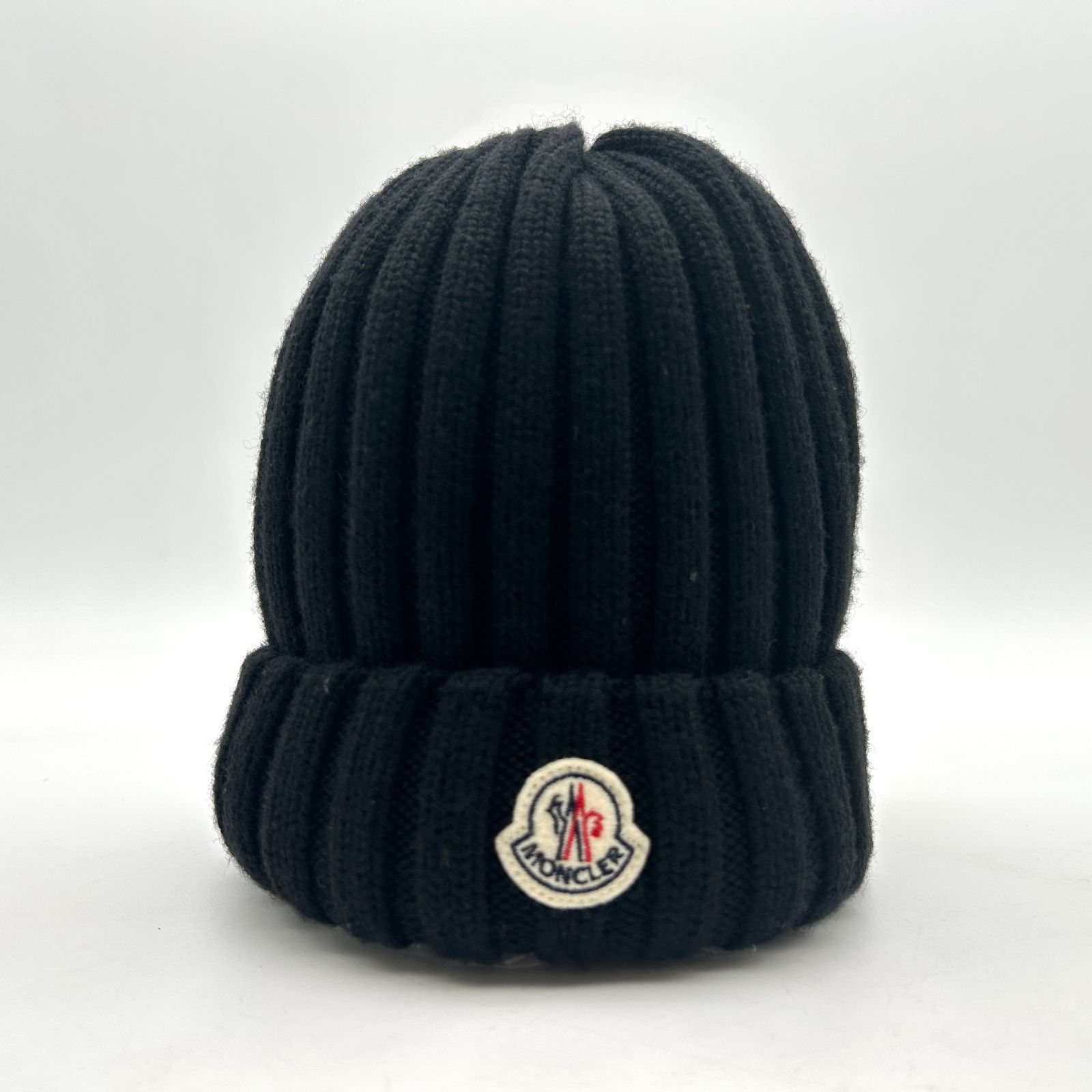 【海外販売】 モンクレール ニット帽 BERRETTO ブラック ワッペン ニットキャップ 【超歓迎された】