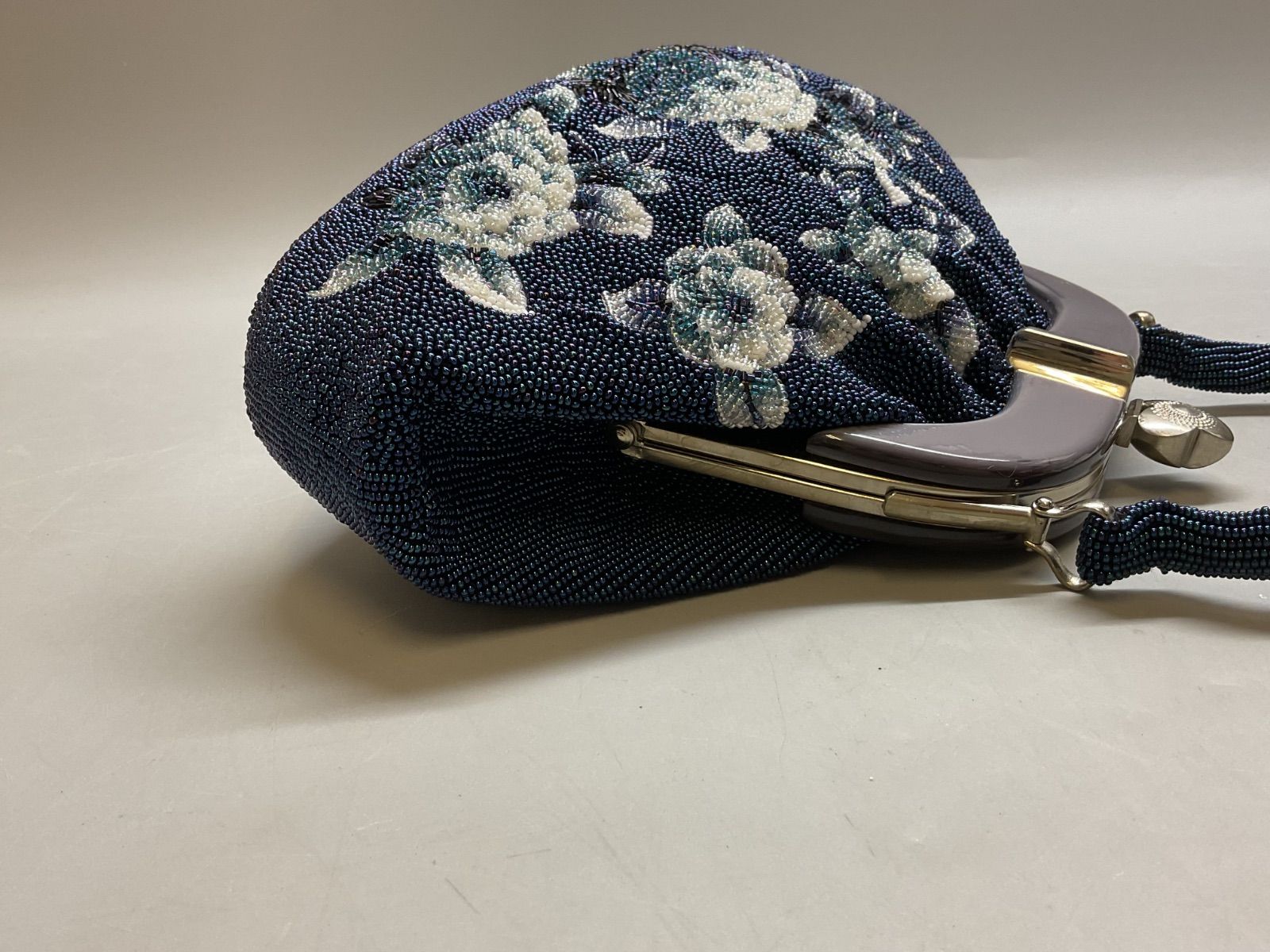  Bag 28 和装バック パーティーバッグ ハンドバッグ ビーズ細工 花 フラワー 青 紺 ブルー ネイビー がま口 昭和レトロ 和装用バッグ 着物 浴衣