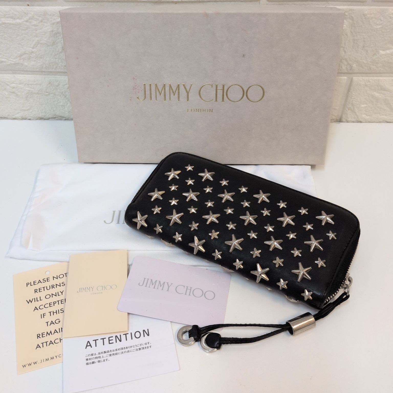 【美品】ジミーチュウ 長財布 ラウンドファスナー エンボス スター ブラック 真贋済】JIMMY CHOO 長財布 スタースタッズ ラウンドファスナー