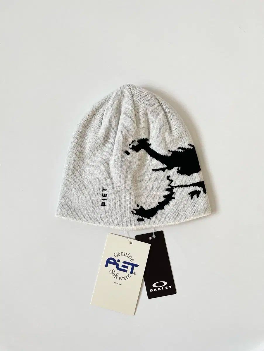 オークリー x ピエット スカル ビーニー ボーンホワイト