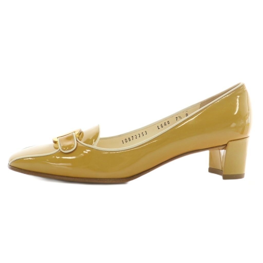 サルヴァトーレフェラガモ Salvatore Ferragamo ヴァラ パンプス エナメル ラウンドトゥ ヒール ロゴ 7.5 24.5 cm カラシ色 黄色 イエロー XZ GY 40