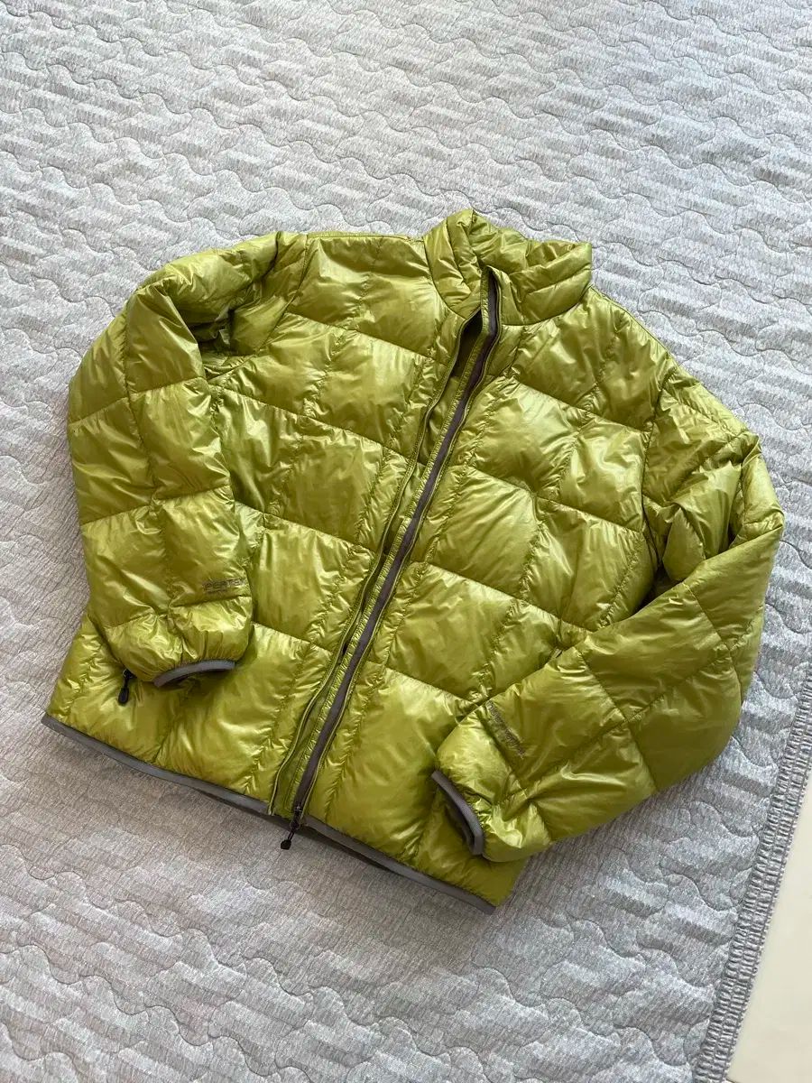 ディスイズネバーザット パーテックス ウルトラ ライト ダウン 軽量ダウン ライム オリーブ L