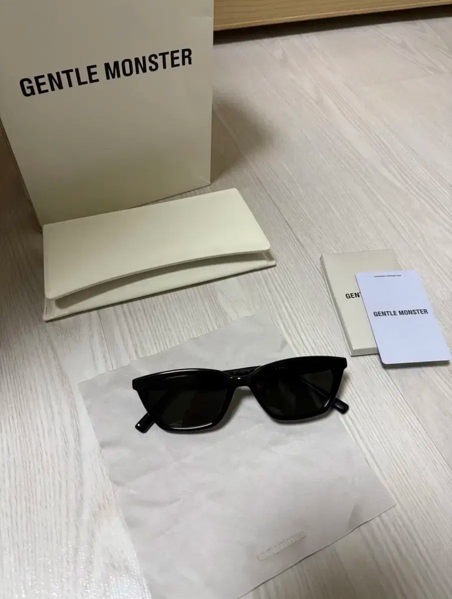 GENTLE MONSTER ジェントルモンスター ロティ 01 ブラック