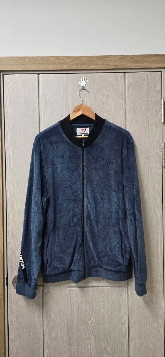 マスターバニーエディション ツアーベルベット ブルー アウター 110