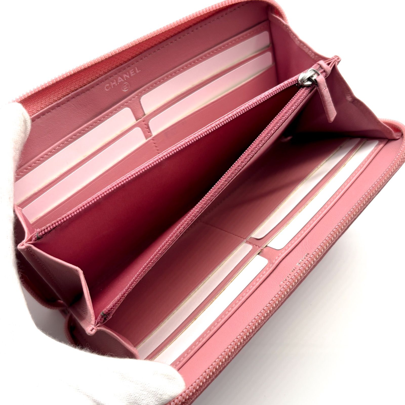 【極美品✨】シャネル カメリア 型押し ラウンドジップ 長財布 ピンク 極美品✨】シャネル 長財布 カメリア 型押し ラウンドジップ PI - メルカリ
