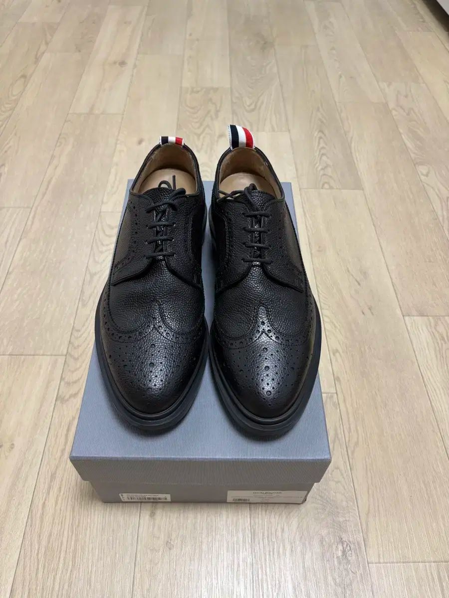 トム ブラウン ウイングチップ 3本線 トム ブラウン ブローグ ウイングチップ 39 6 240-250