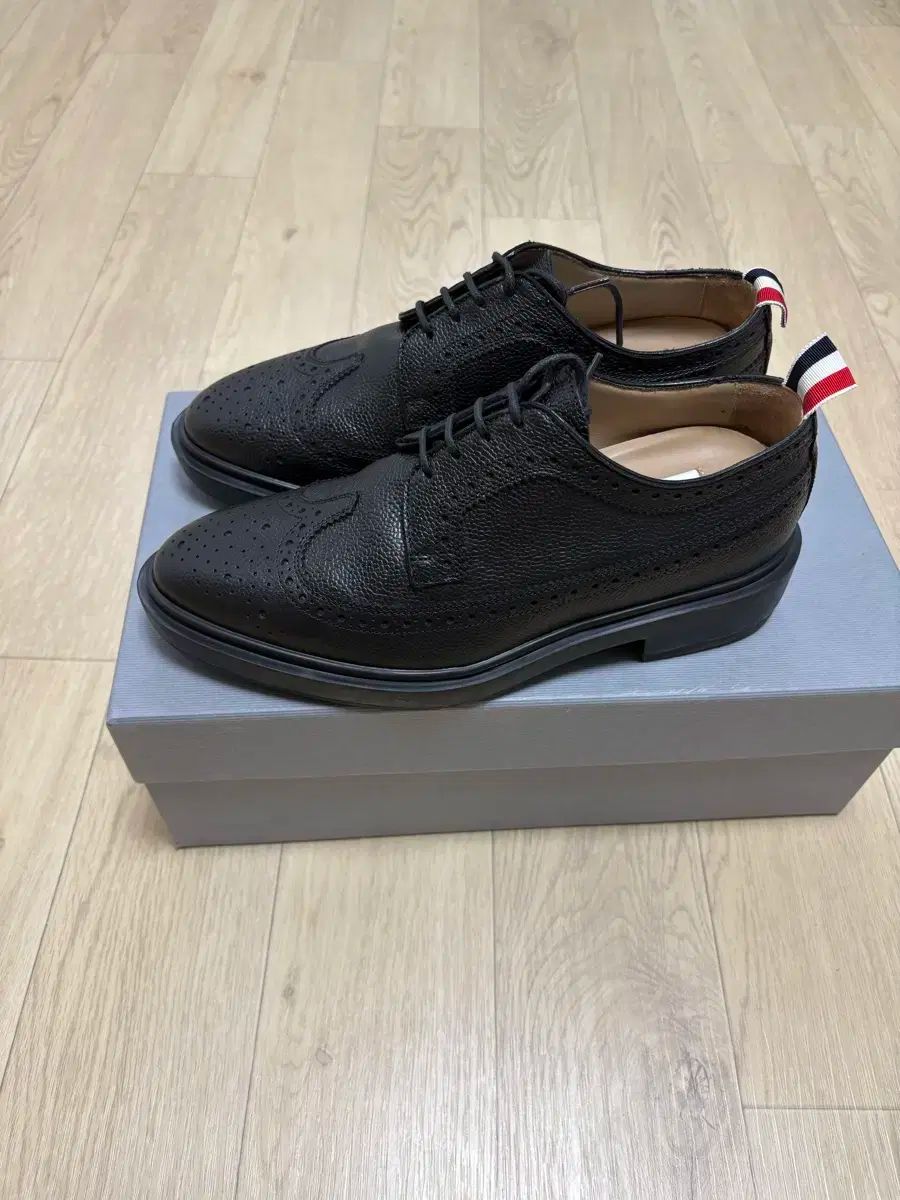 トム ブラウン ウイングチップ 3本線 トム ブラウン ブローグ ウイングチップ 39 6 240-250