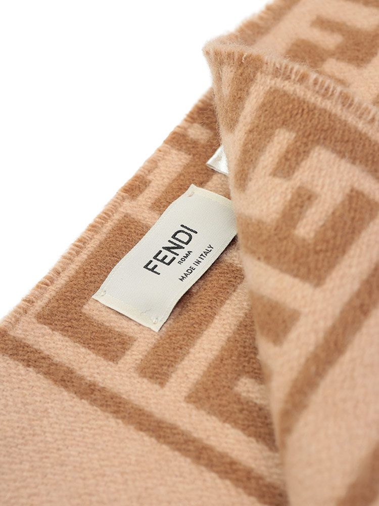 FENDI フェンディ