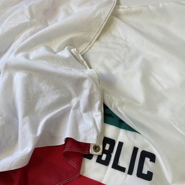 USA製 CALIFORNIA カリフォルニア州旗 ナイロン 87×143 USA製 CALIFORNIA カリフォルニア州旗 87×143 アメリカ製 ビンテージ