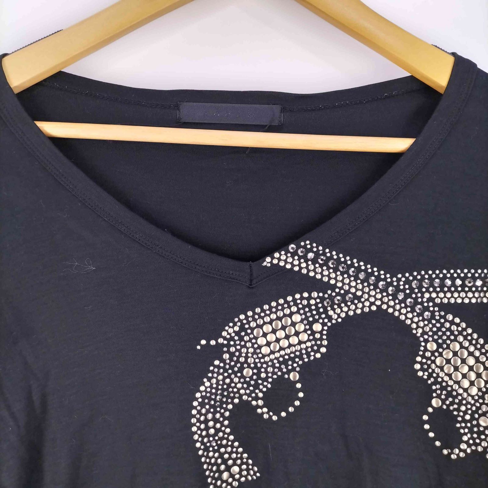 【美品】Roar ロアー 二丁拳銃 スワロフスキー カシミヤ Vネック ニット 美品】Roar ロアー 二丁拳銃 スワロフスキー カシミヤ Vネック ニット