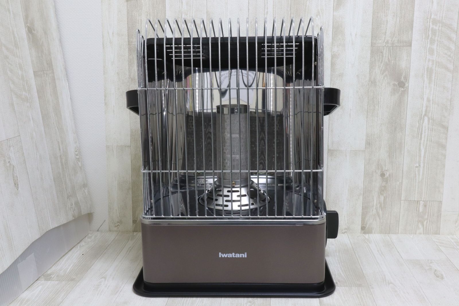 Iwatani イワタニ カセットガスストーブ デカ暖 2019年製 かと