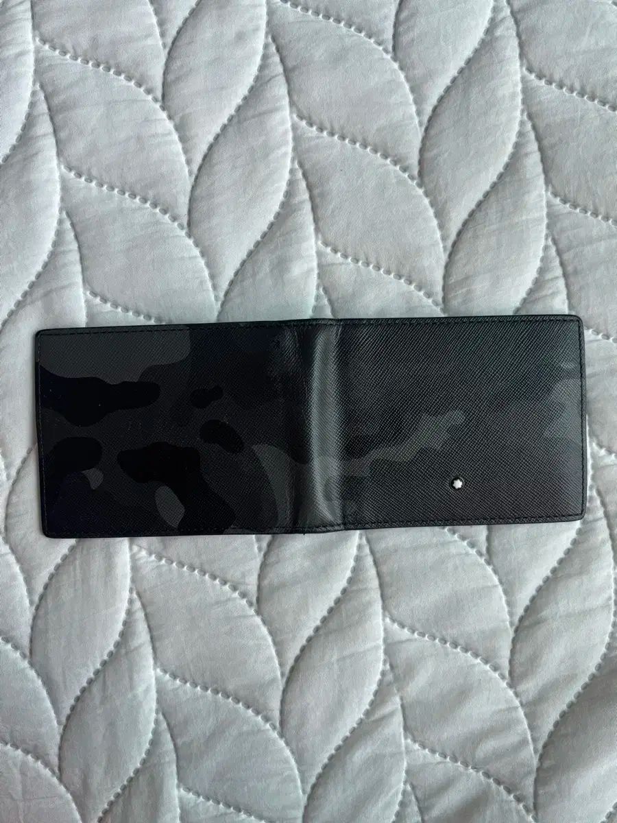 モンブラン カモ パータン 二つ折り財布