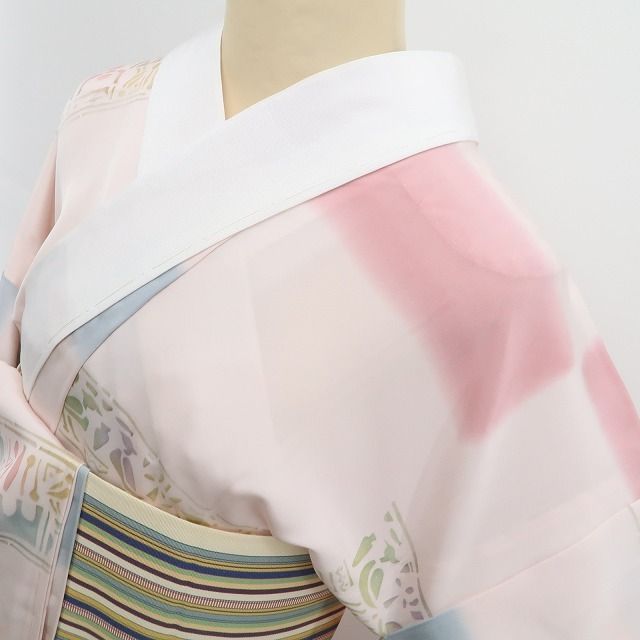 ❁tomihisa❁新品 コプト柄 着物 正絹 仕付け糸付”淡桜色に浮かぶ