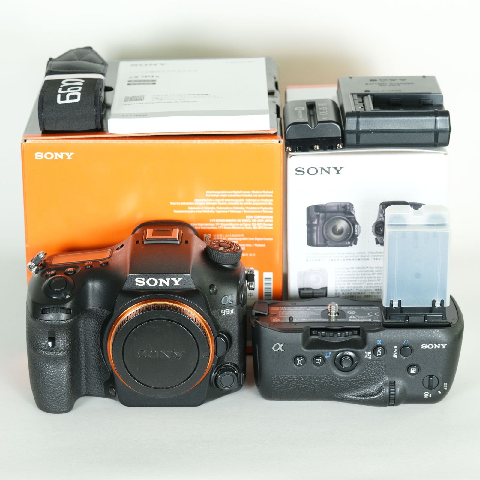 バッテリーグリップ付 SONY α99II ILCA-99M2 デジタル一眼レフ