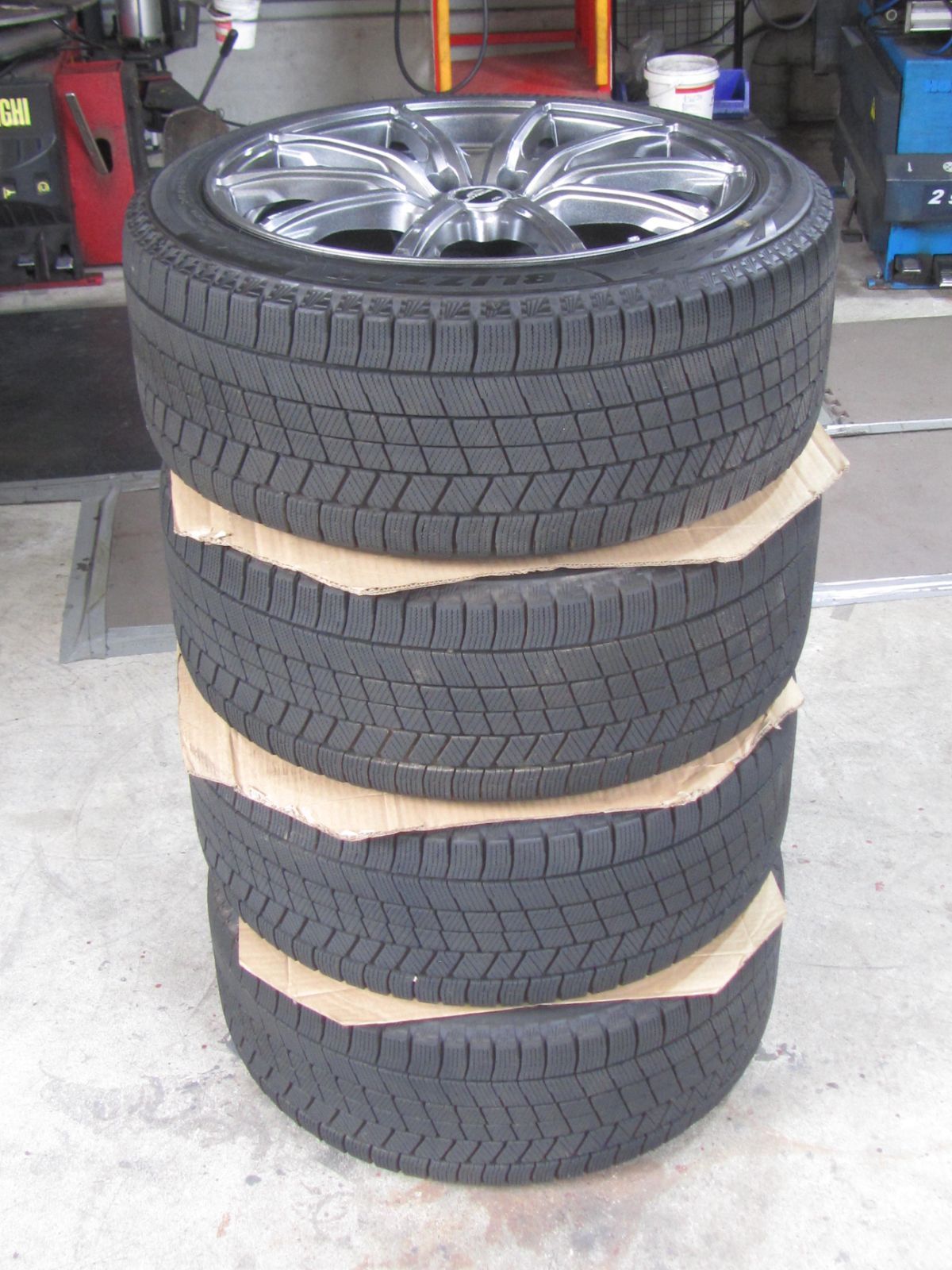  バリ山 245 40 R 18 スタッドレス ブリヂストン ブリザック VRX 3 SC ソアラ ランサーエボリューションなど 18インチ タイヤ ホイールセット