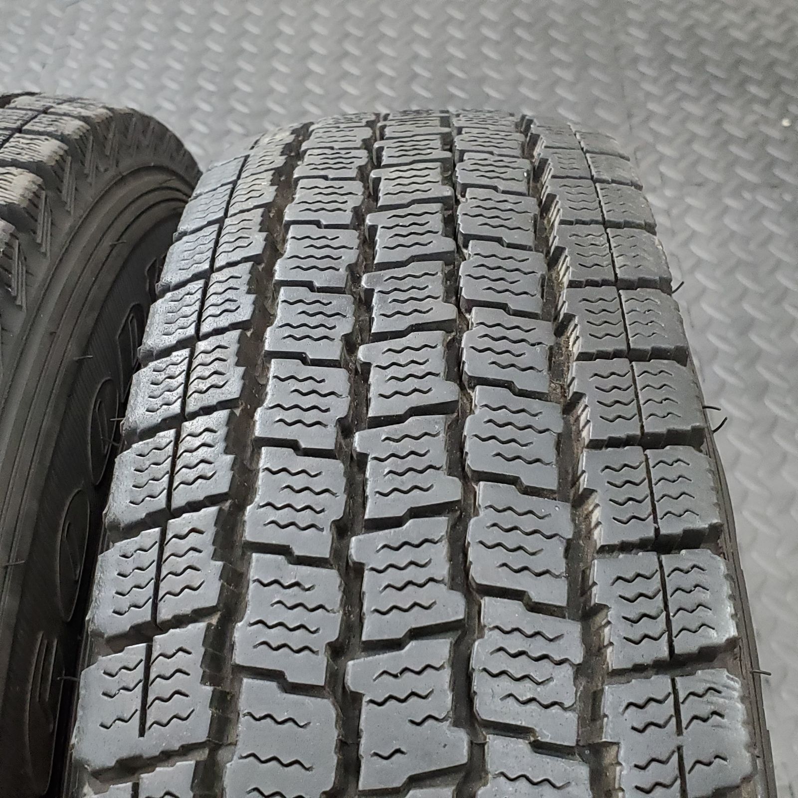 ハイゼット スタッドレスタイヤ