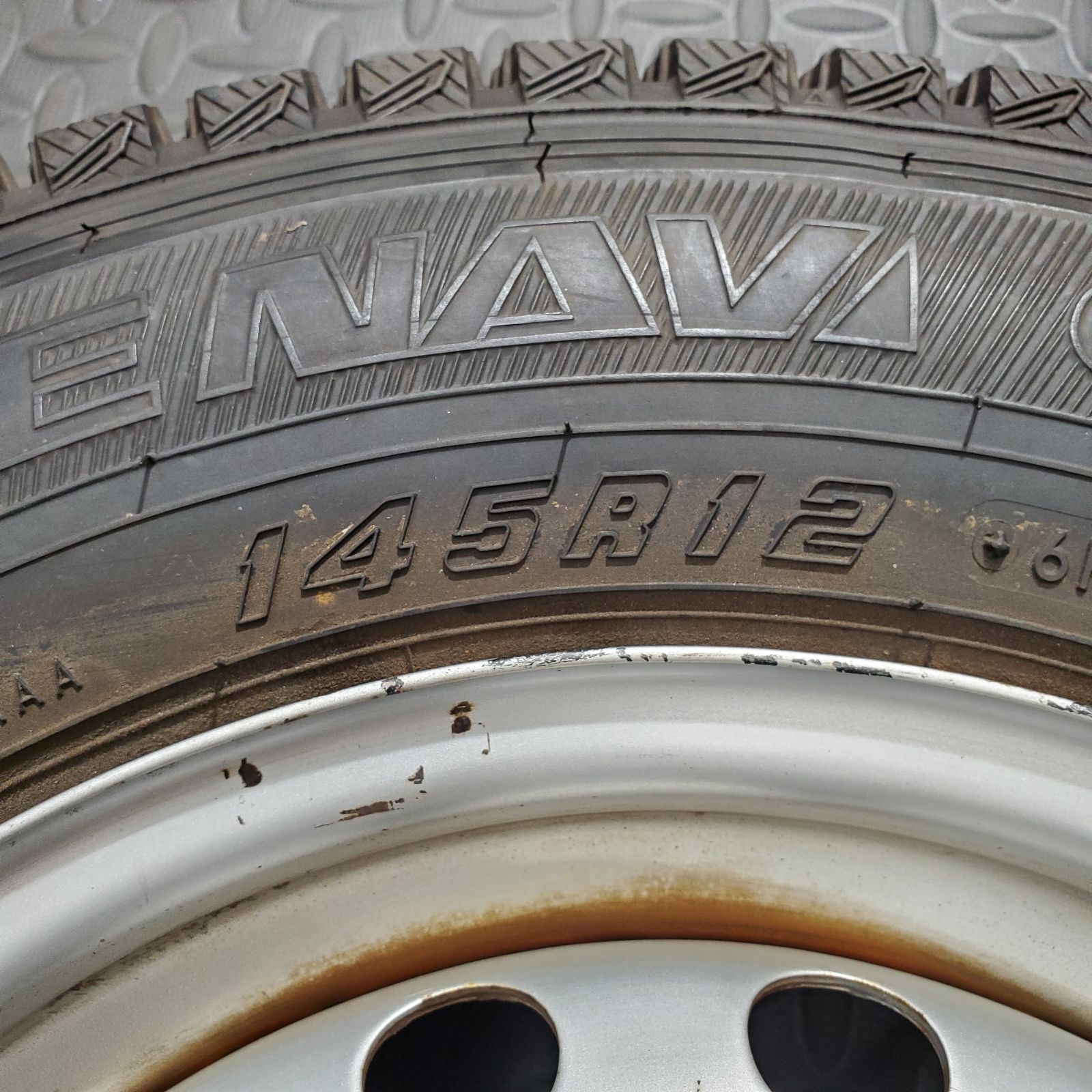 グッドイヤー アイスナビカーゴ