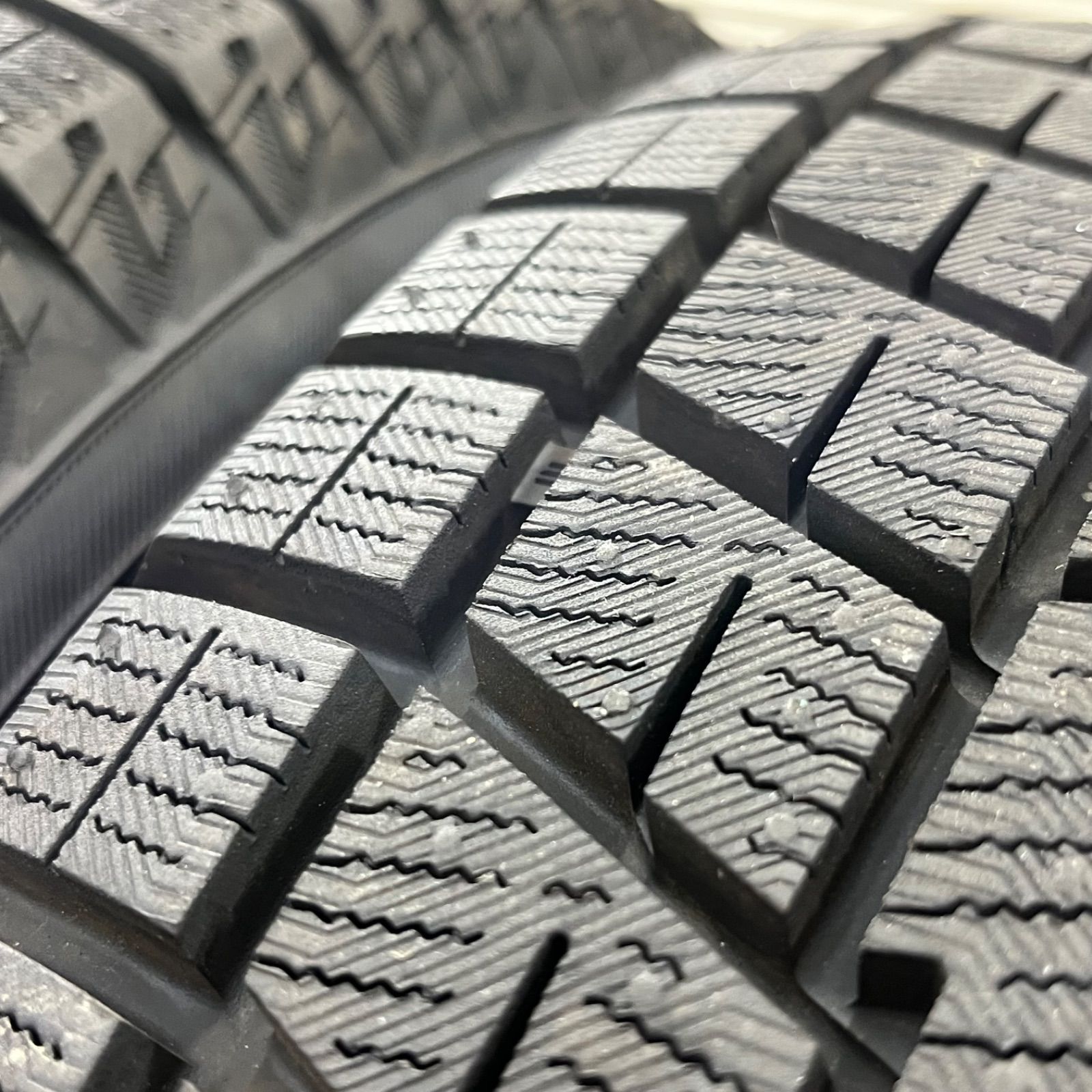  23 185 60 R 15 ヨコハマ アイスガードIG IG 70 CEREBRO アクア ヤリス ポルテ スイフト スタッドレス 1200 E 15インチ タイヤ ホイールセット