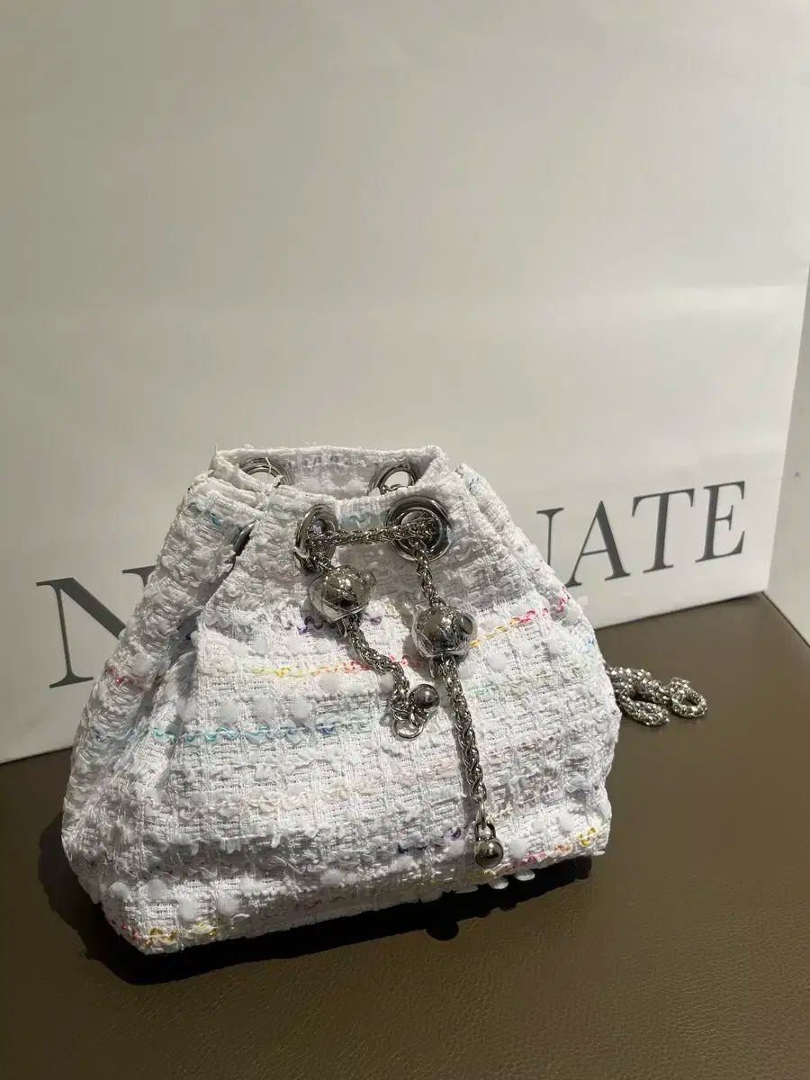 ノミナテ アークス ツイード チェーン ショルダーバッグ 白