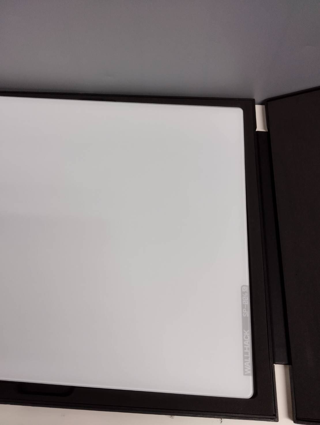 WALLHACK ガラスマウスパッド ホワイト SP-004 WWW_SMP1DAWEKUDUS_SCH_ID