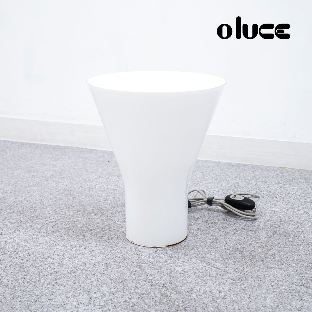 Oluce オルーチェ Arezzo Table227 Lamp アレッツォ テーブル ランプ 照明 16年製 ガラス ホワイト ゴードン ギヨーミエ