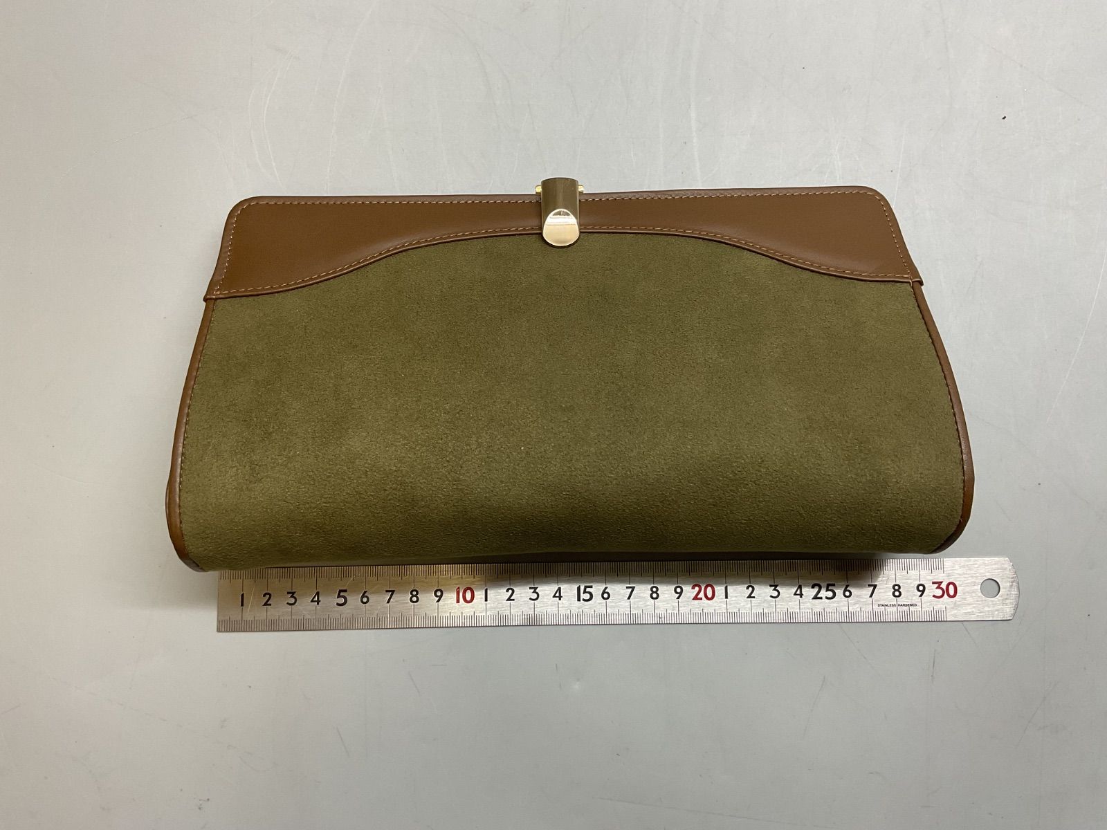 クラッチバック