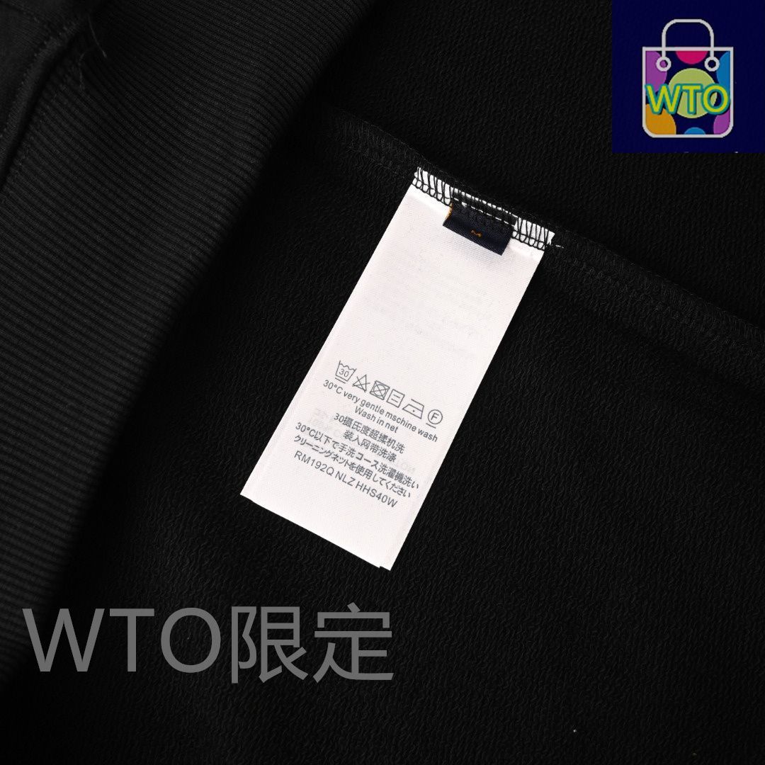 老花レザーパッチ丸首スウェット