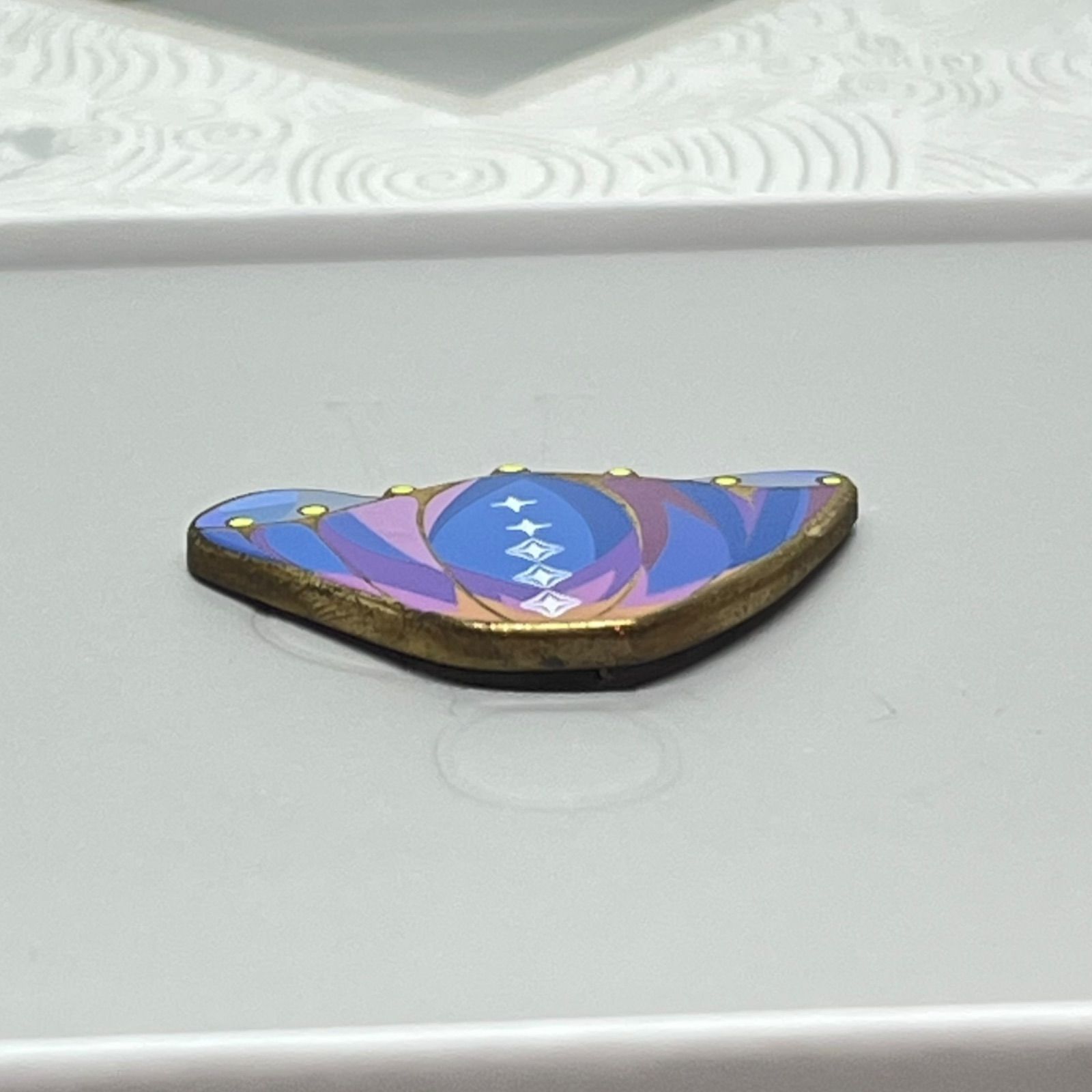 管2511-138】sky 星を紡ぐ子どもたち ピンバッジ イタチの仮面・光の